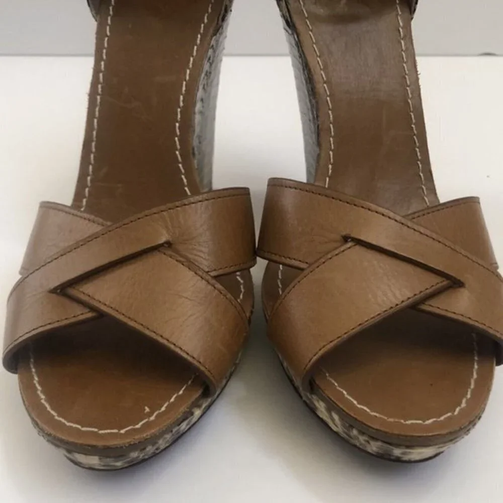 Tory Burch Wedge Heels Shoes 10M Sandal Platform Leather Camel Snake Skin.